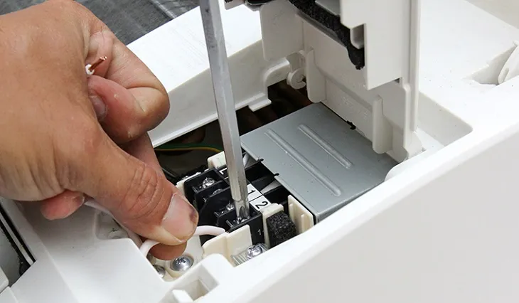 Đấu nối dây nguồn và dây tín hiệu