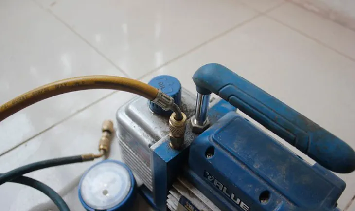 Hút chân không khi nạp khí gas