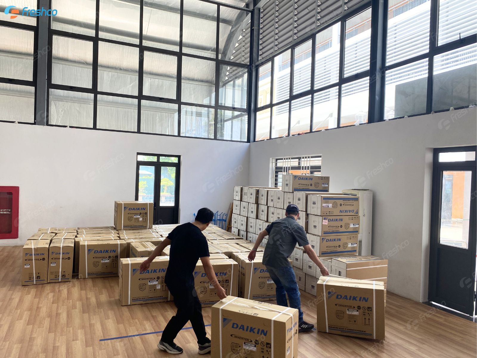 Phân phối và lắp đặt hệ thống điều hoà Daikin tại trường tiểu học Định Công - ảnh 2