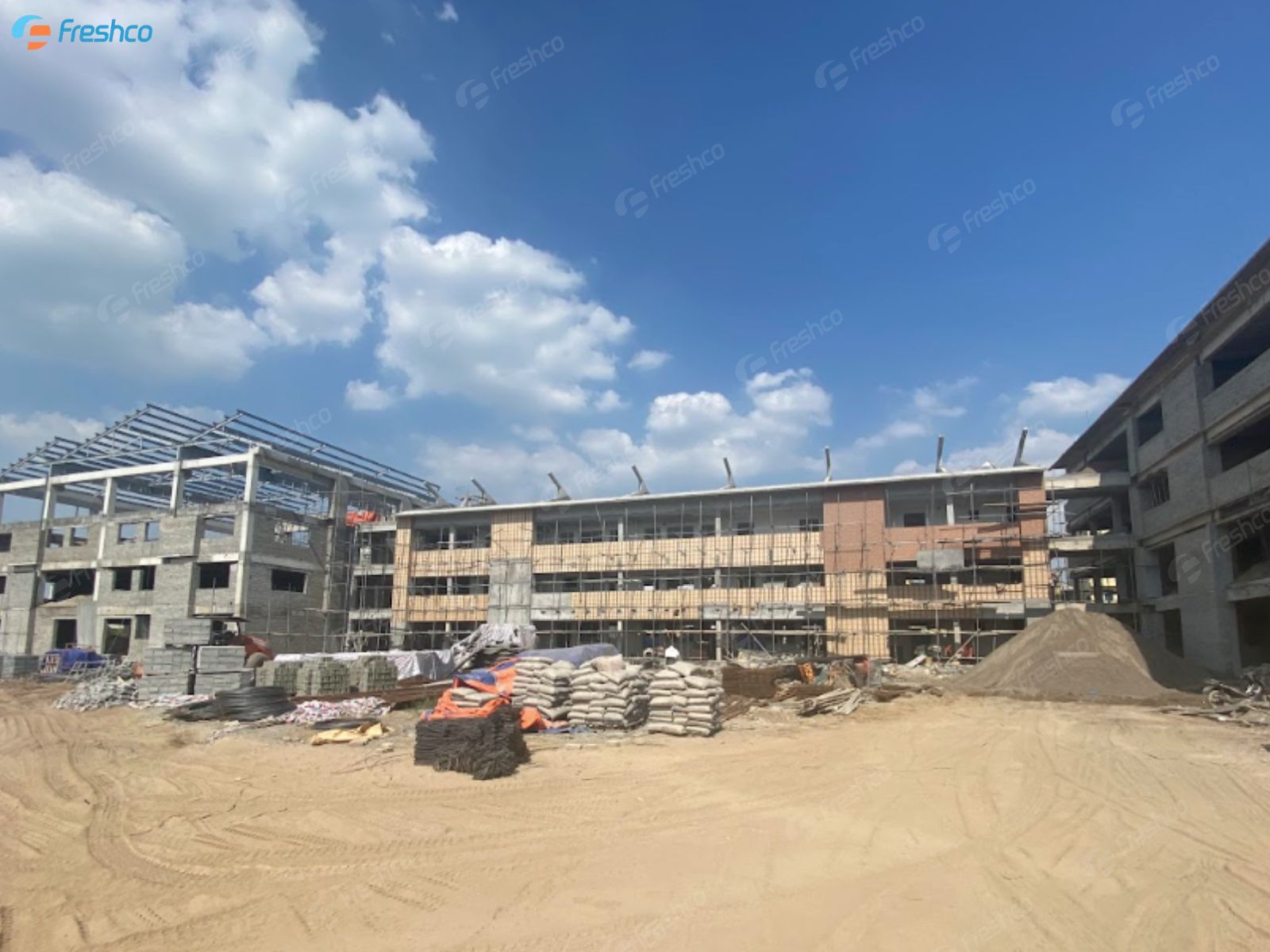 Phân phối và lắp đặt hệ thống điều hoà cho trường THCS ở Đông Anh - Hà Nội - ảnh 1